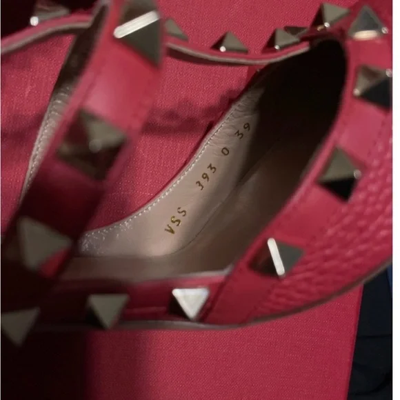 VALENTINO // ROCKSTUD//  ROCK PINK - Picture 8 of 9